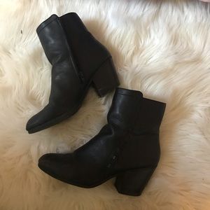 aerosoles heeled black booties